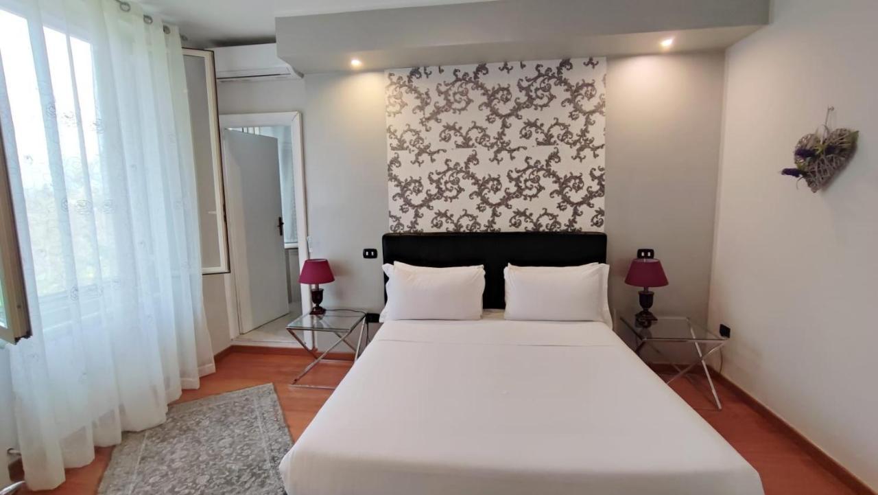 Il Roseto Bed & Breakfast Frosinone Dış mekan fotoğraf