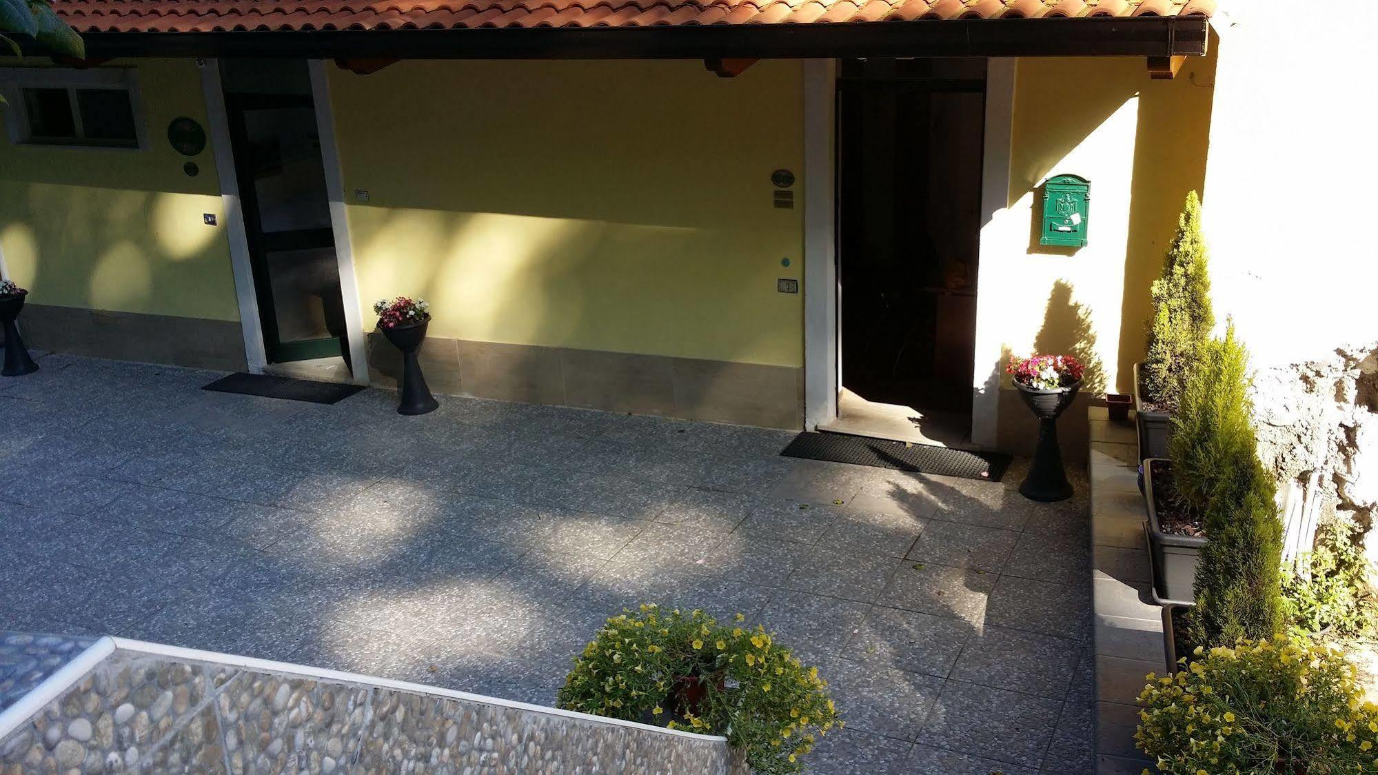 Il Roseto Bed & Breakfast Frosinone Dış mekan fotoğraf